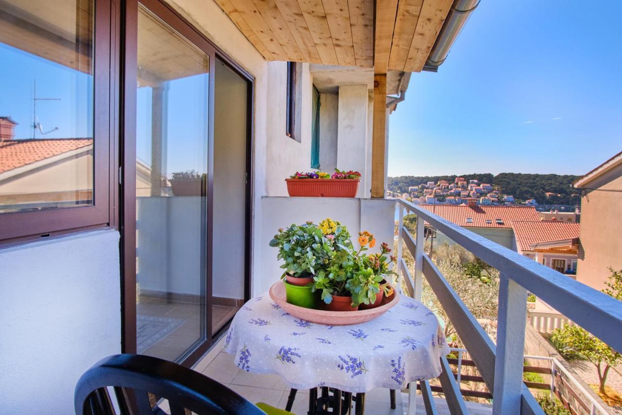 Apartments Mirella Малий Лошинь Екстер'єр фото
