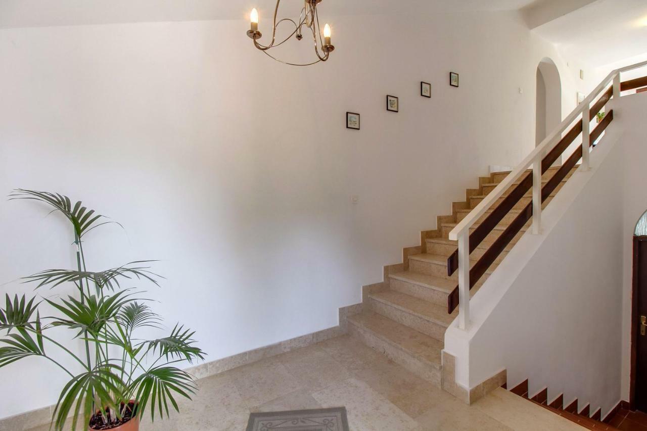 Apartments Mirella Малий Лошинь Екстер'єр фото